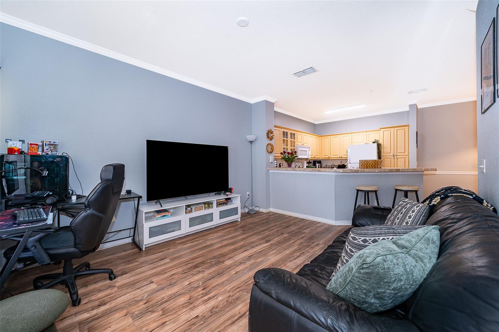 Image 7 of 20 For 3707 Conroy Road 1715