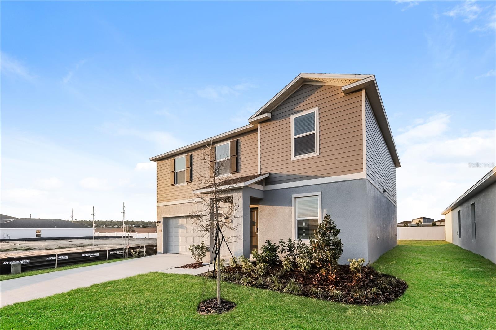 Image 2 of 22 For 323 Artemis Street