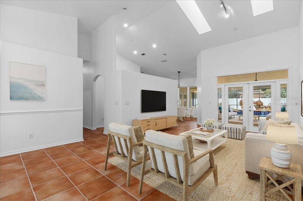 Image 18 of 76 For 817 Kingsbridge Drive