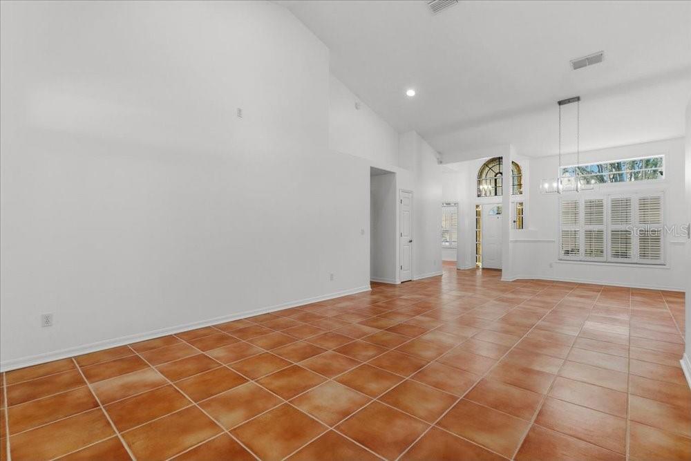 Image 19 of 76 For 817 Kingsbridge Drive