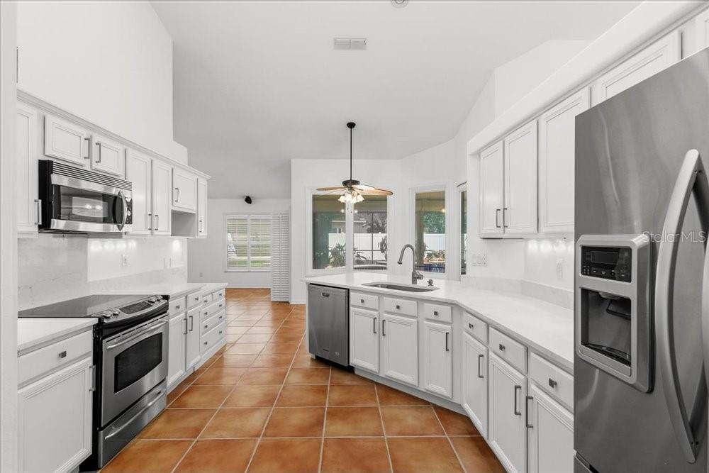 Image 27 of 76 For 817 Kingsbridge Drive