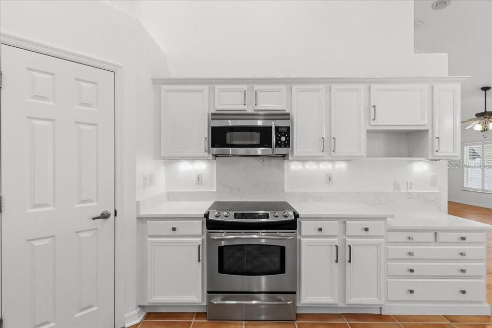 Image 28 of 76 For 817 Kingsbridge Drive