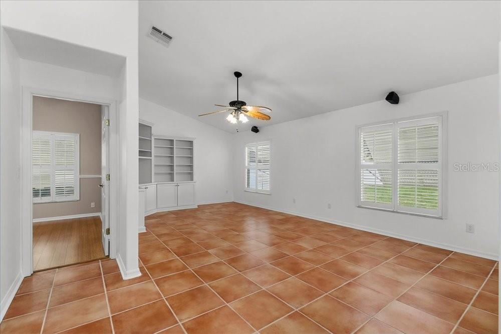 Image 31 of 76 For 817 Kingsbridge Drive