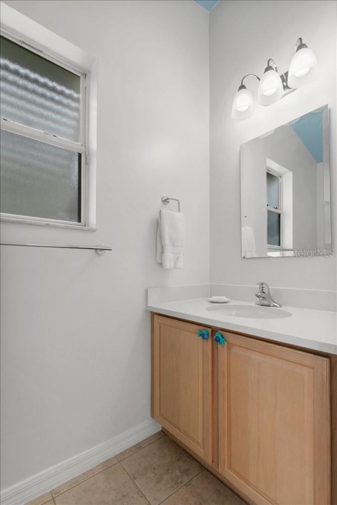 Image 53 of 76 For 817 Kingsbridge Drive