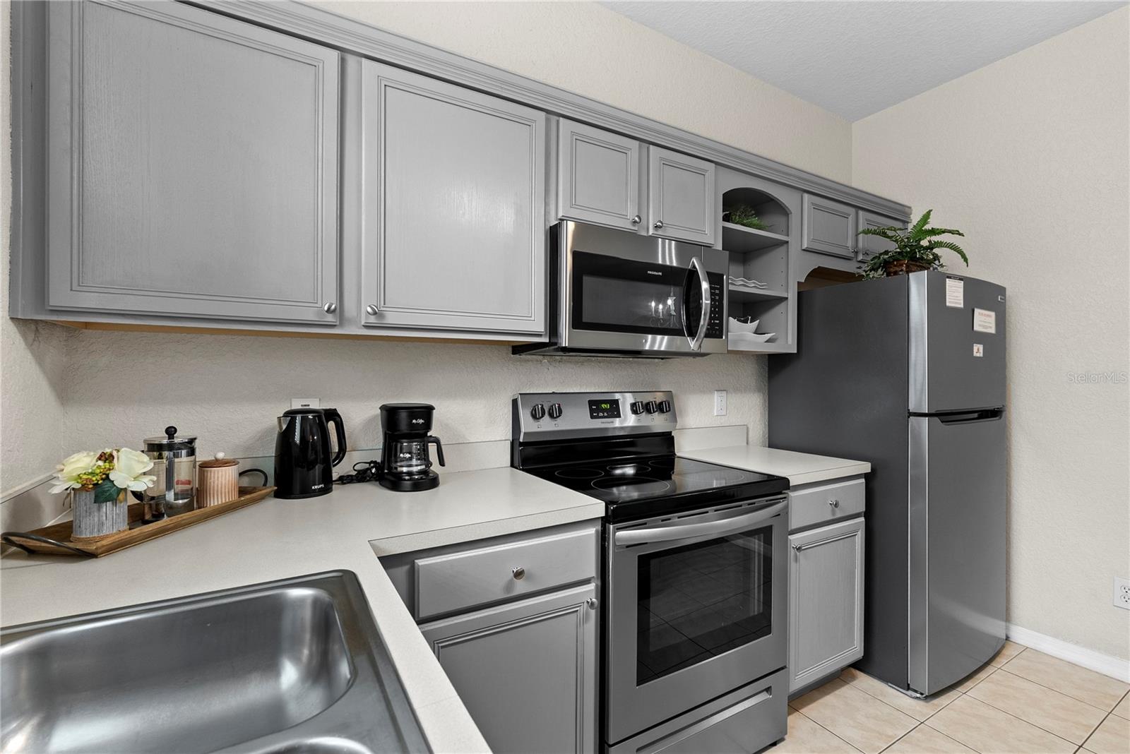 Image 11 of 40 For 417 La Mirage Street