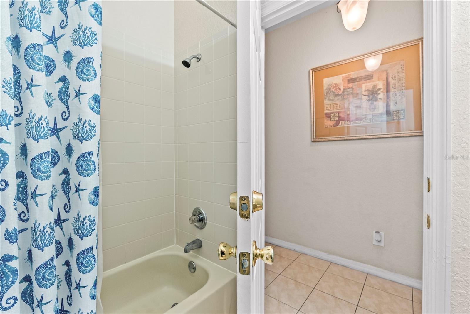 Image 13 of 40 For 417 La Mirage Street