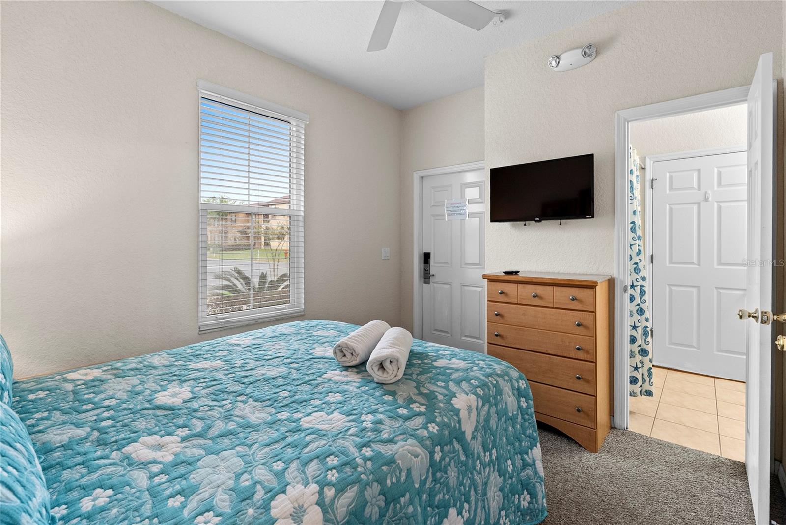 Image 15 of 40 For 417 La Mirage Street