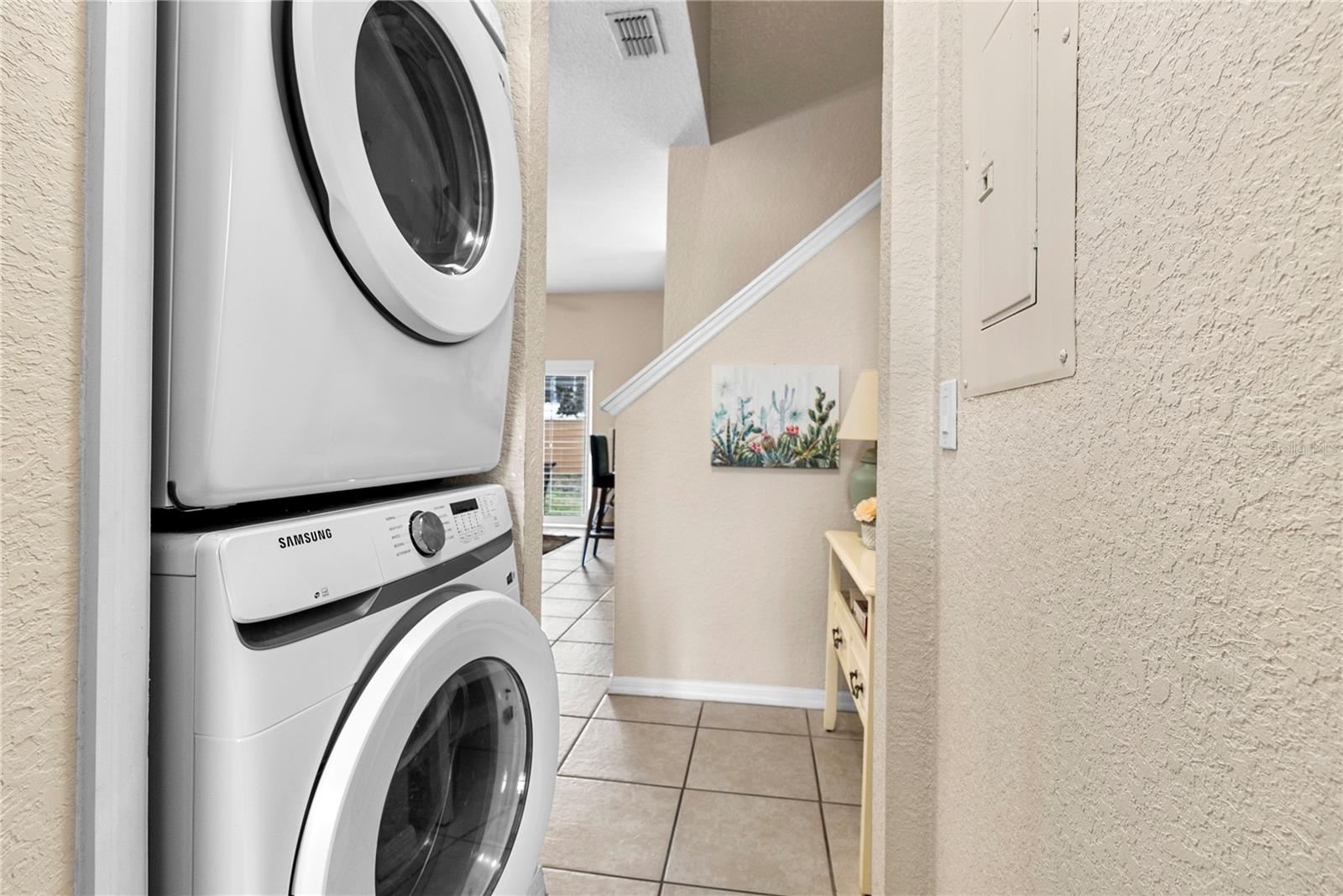 Image 18 of 40 For 417 La Mirage Street