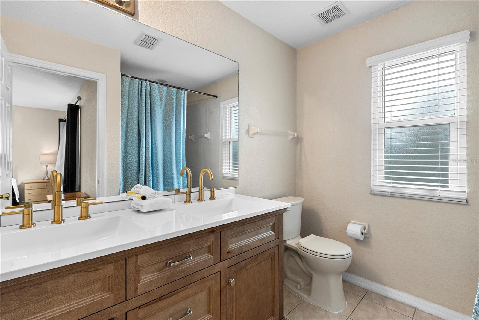 Image 21 of 40 For 417 La Mirage Street