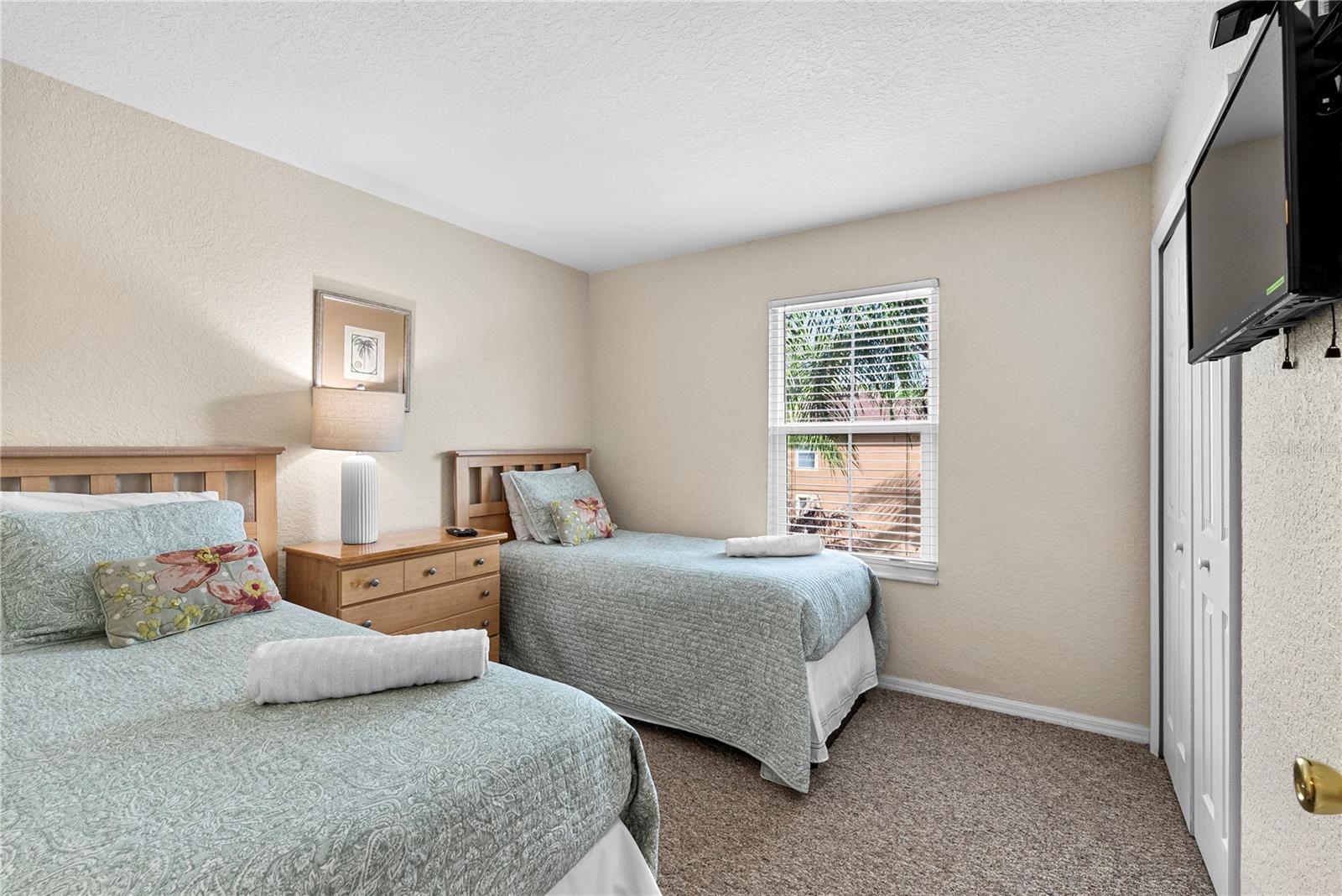 Image 27 of 40 For 417 La Mirage Street