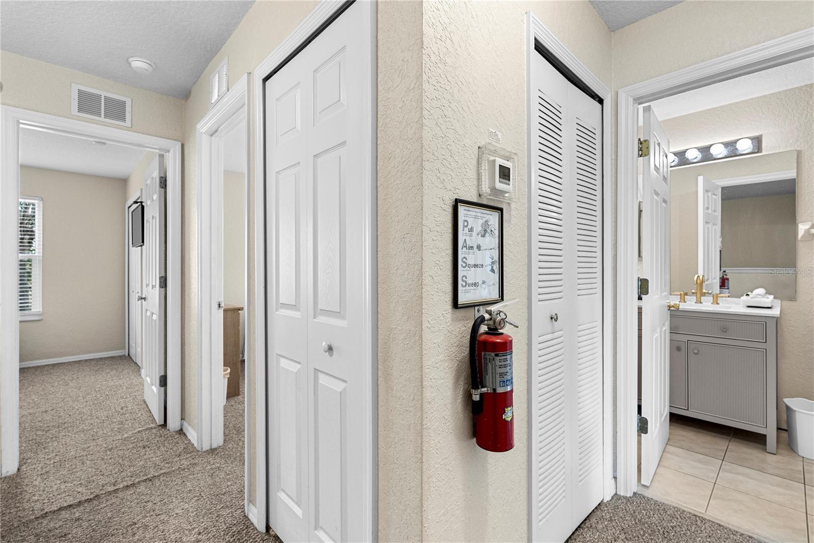 Image 29 of 40 For 417 La Mirage Street