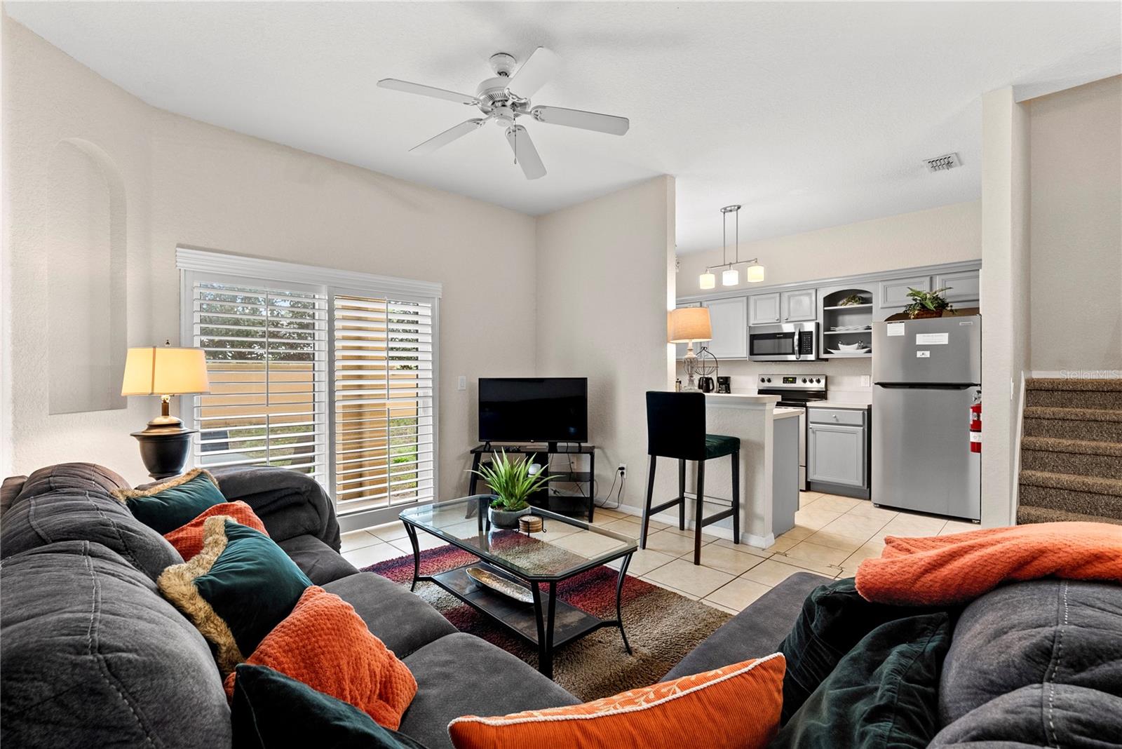 Image 5 of 40 For 417 La Mirage Street