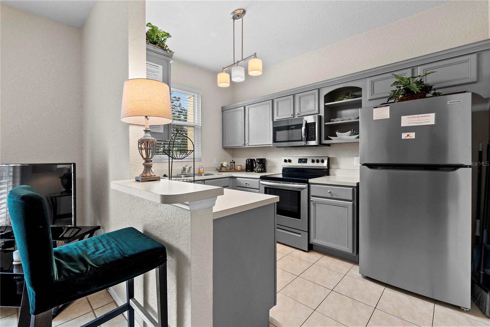 Image 8 of 40 For 417 La Mirage Street