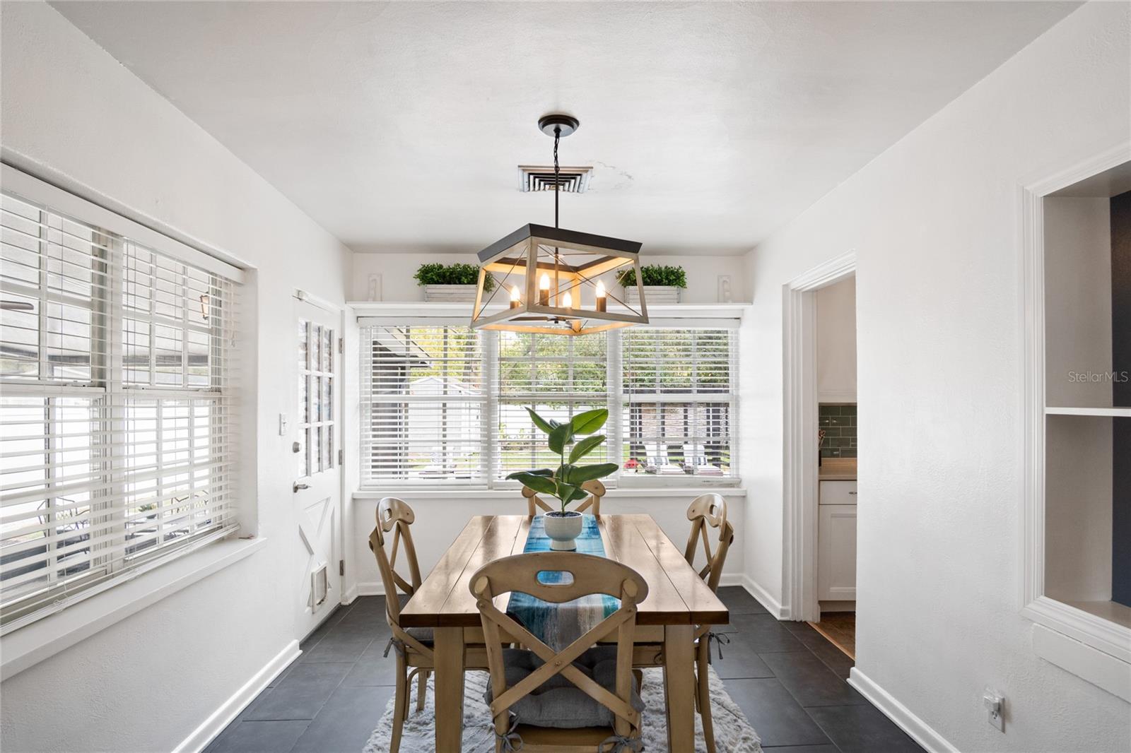 Image 10 of 32 For 527 Meridale Avenue