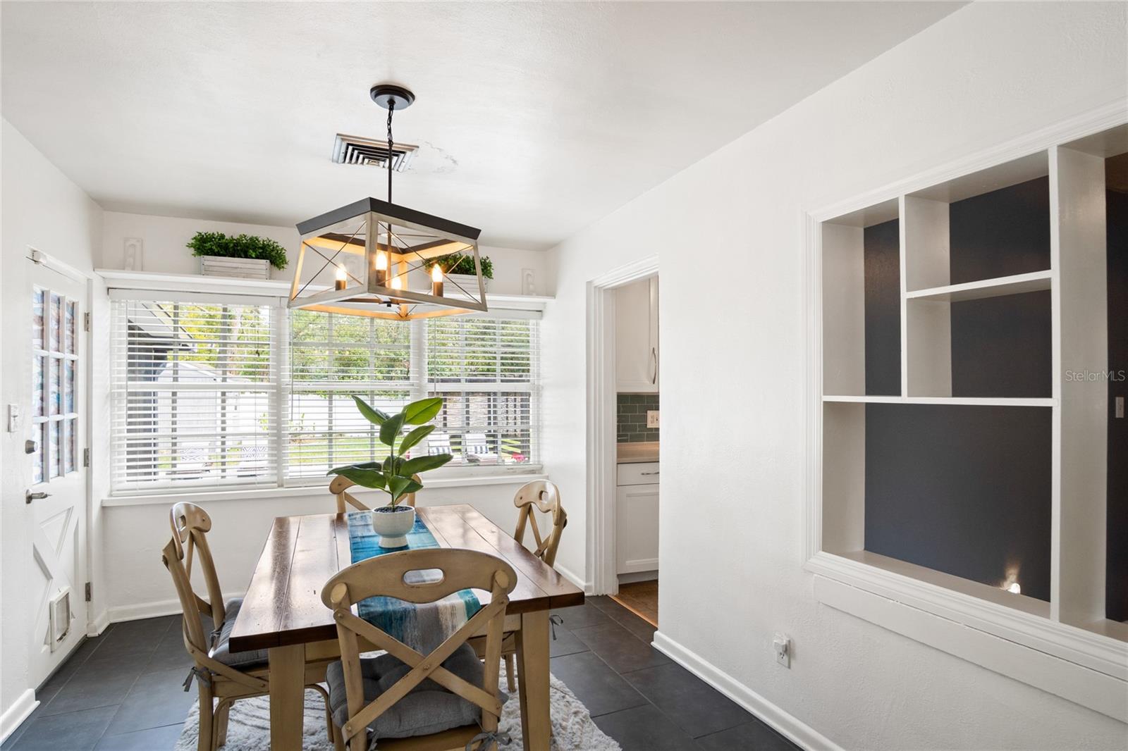 Image 11 of 32 For 527 Meridale Avenue