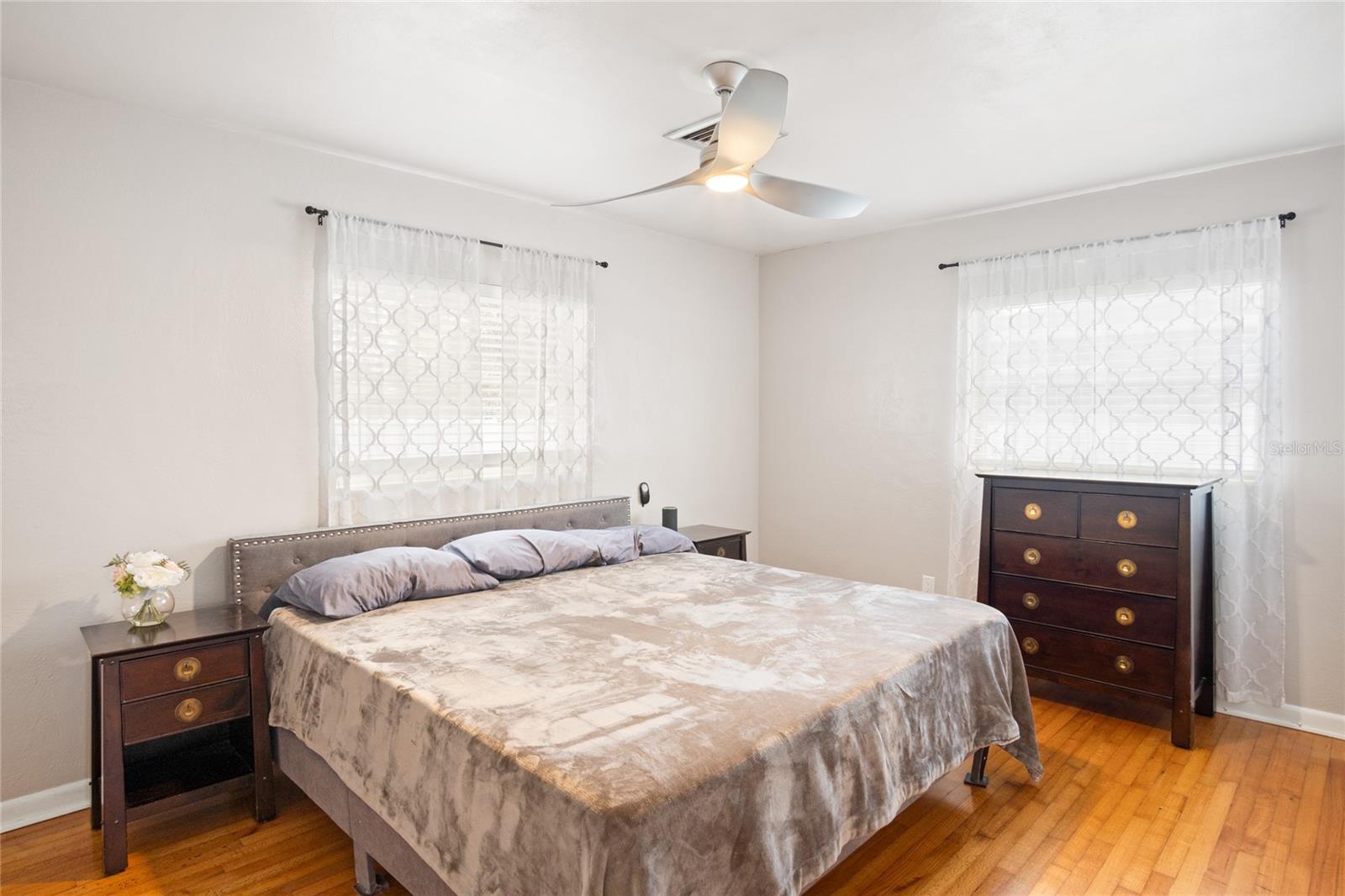 Image 18 of 32 For 527 Meridale Avenue