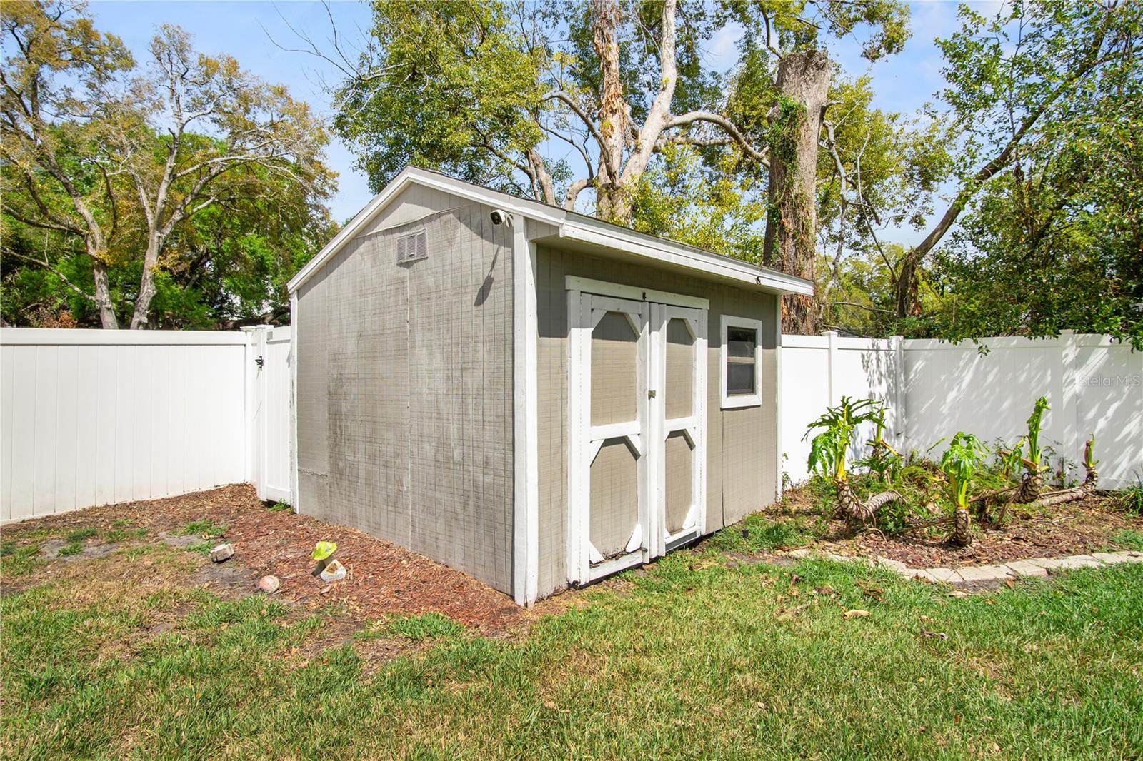 Image 27 of 32 For 527 Meridale Avenue