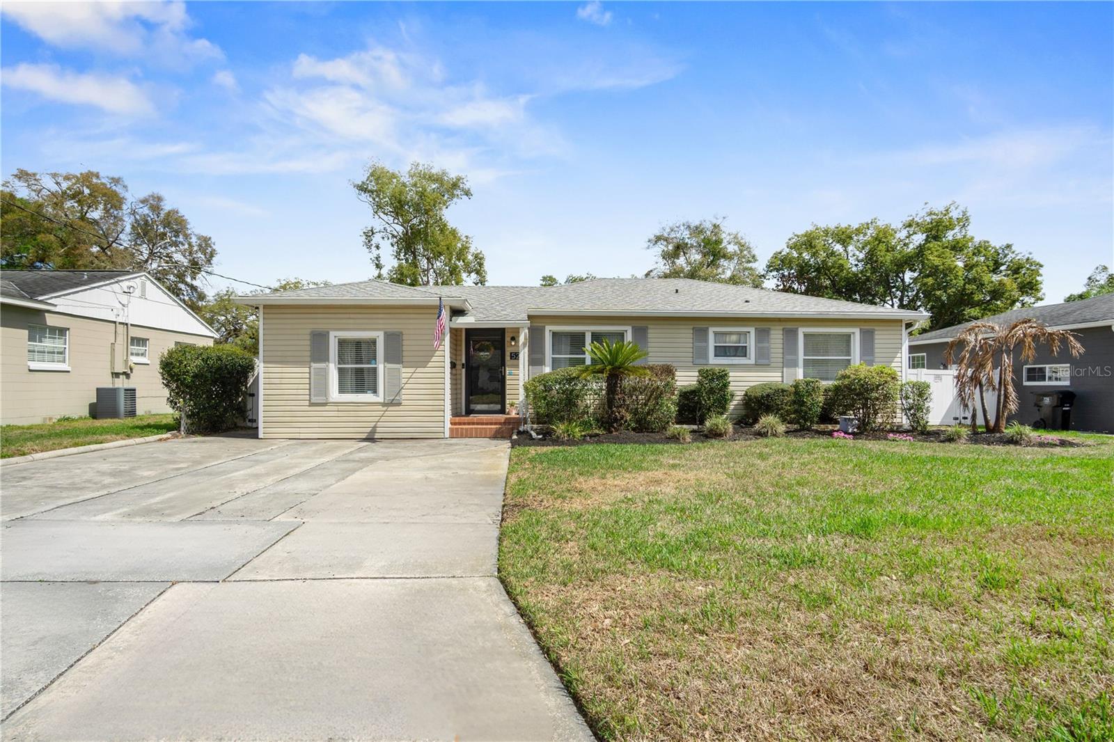 Image 3 of 32 For 527 Meridale Avenue