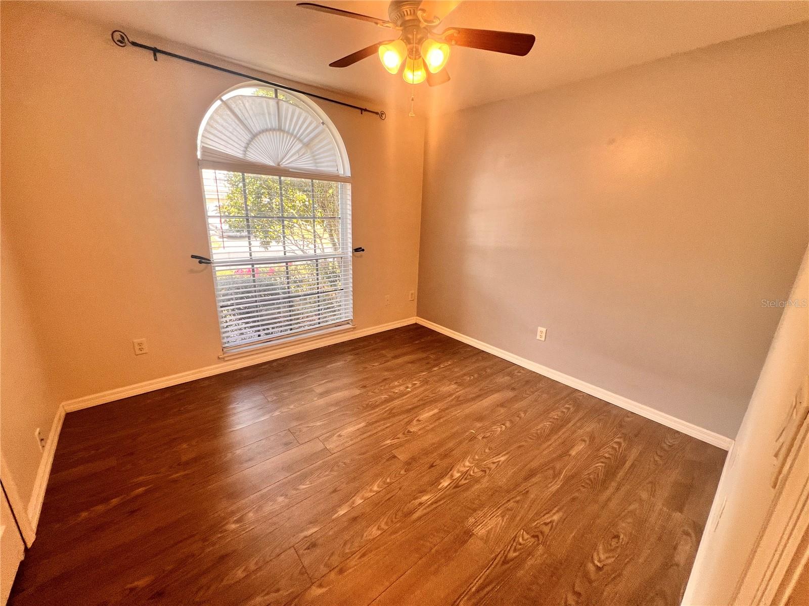 Image 17 of 25 For 3930 Lakeside Reserve Lane