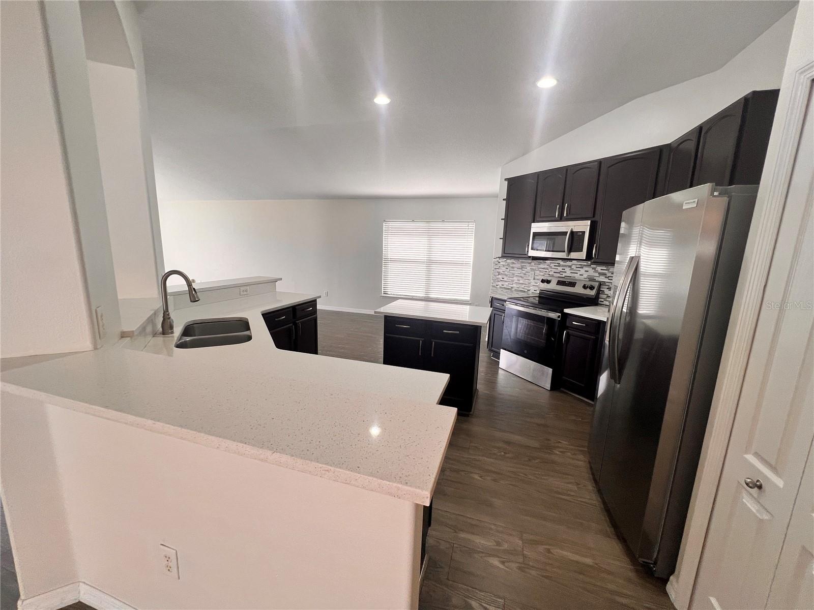 Image 5 of 25 For 3930 Lakeside Reserve Lane