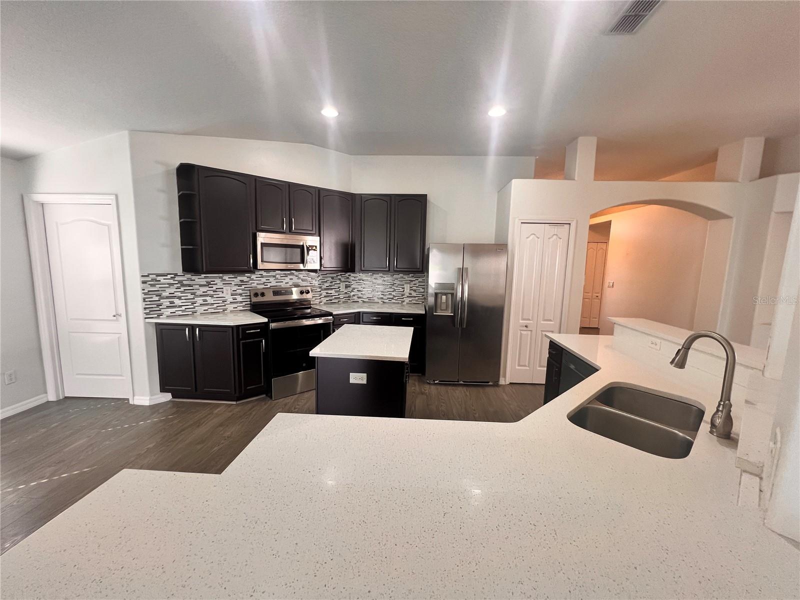 Image 6 of 25 For 3930 Lakeside Reserve Lane