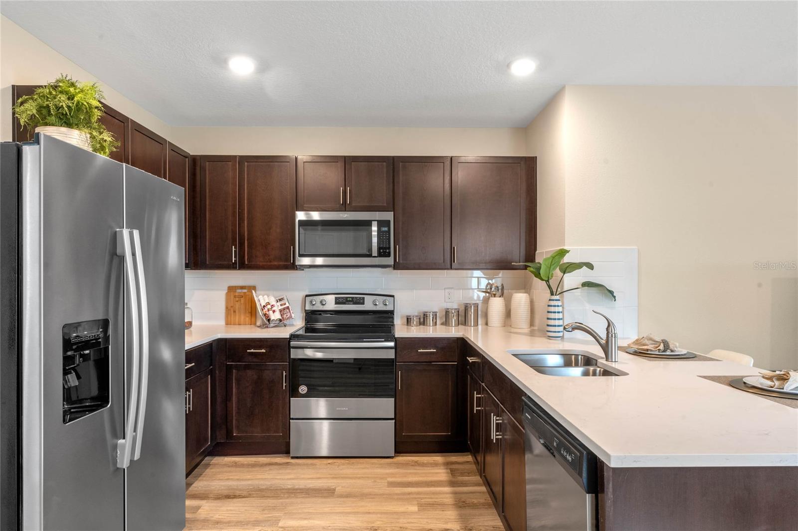 Image 7 of 27 For 956 Bluet Drive