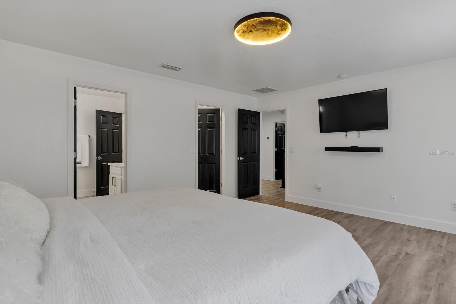 Image 18 of 37 For 16748 Lazy Breeze Loop