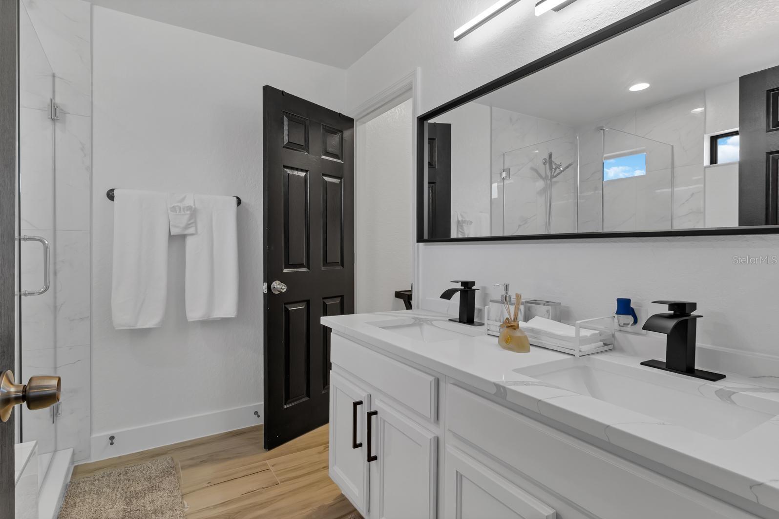 Image 19 of 37 For 16748 Lazy Breeze Loop