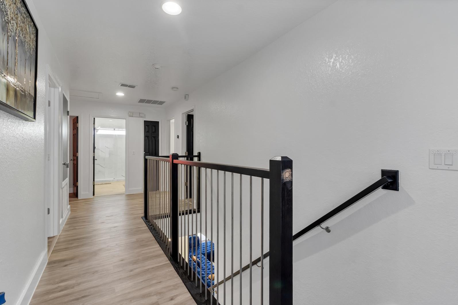 Image 22 of 37 For 16748 Lazy Breeze Loop