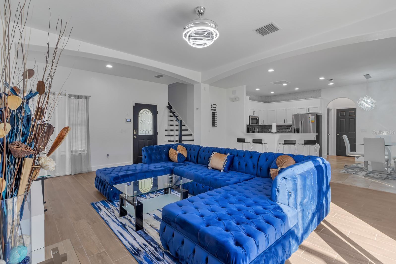 Image 24 of 37 For 16748 Lazy Breeze Loop