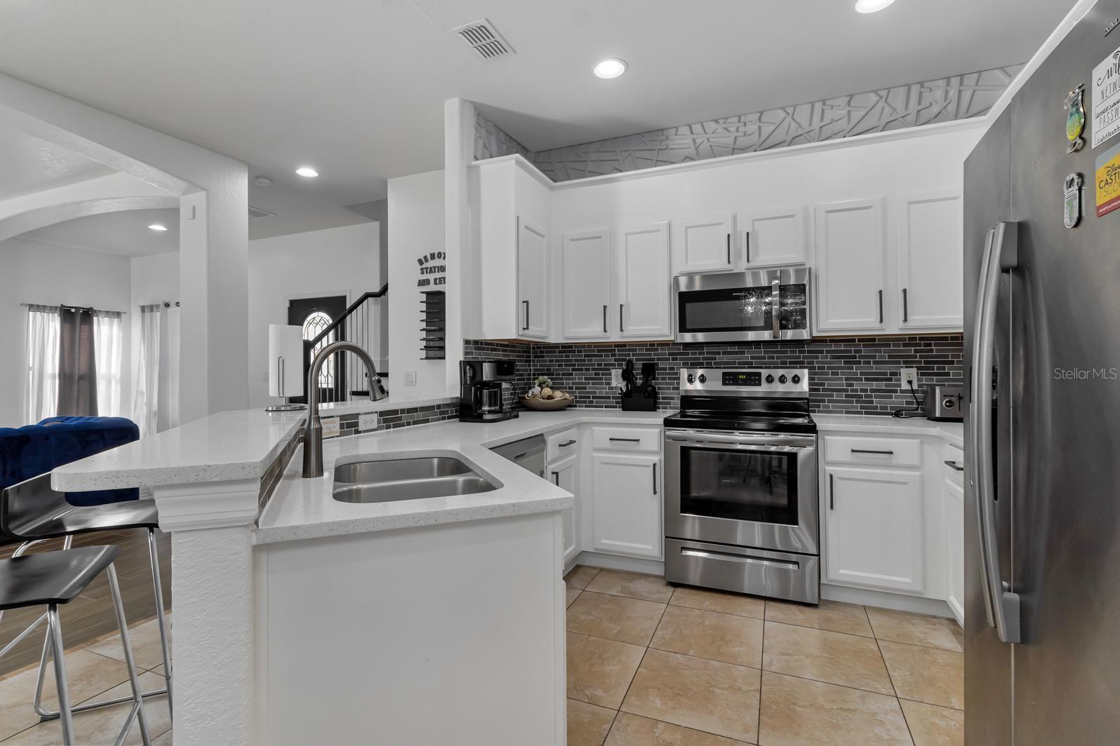 Image 6 of 37 For 16748 Lazy Breeze Loop