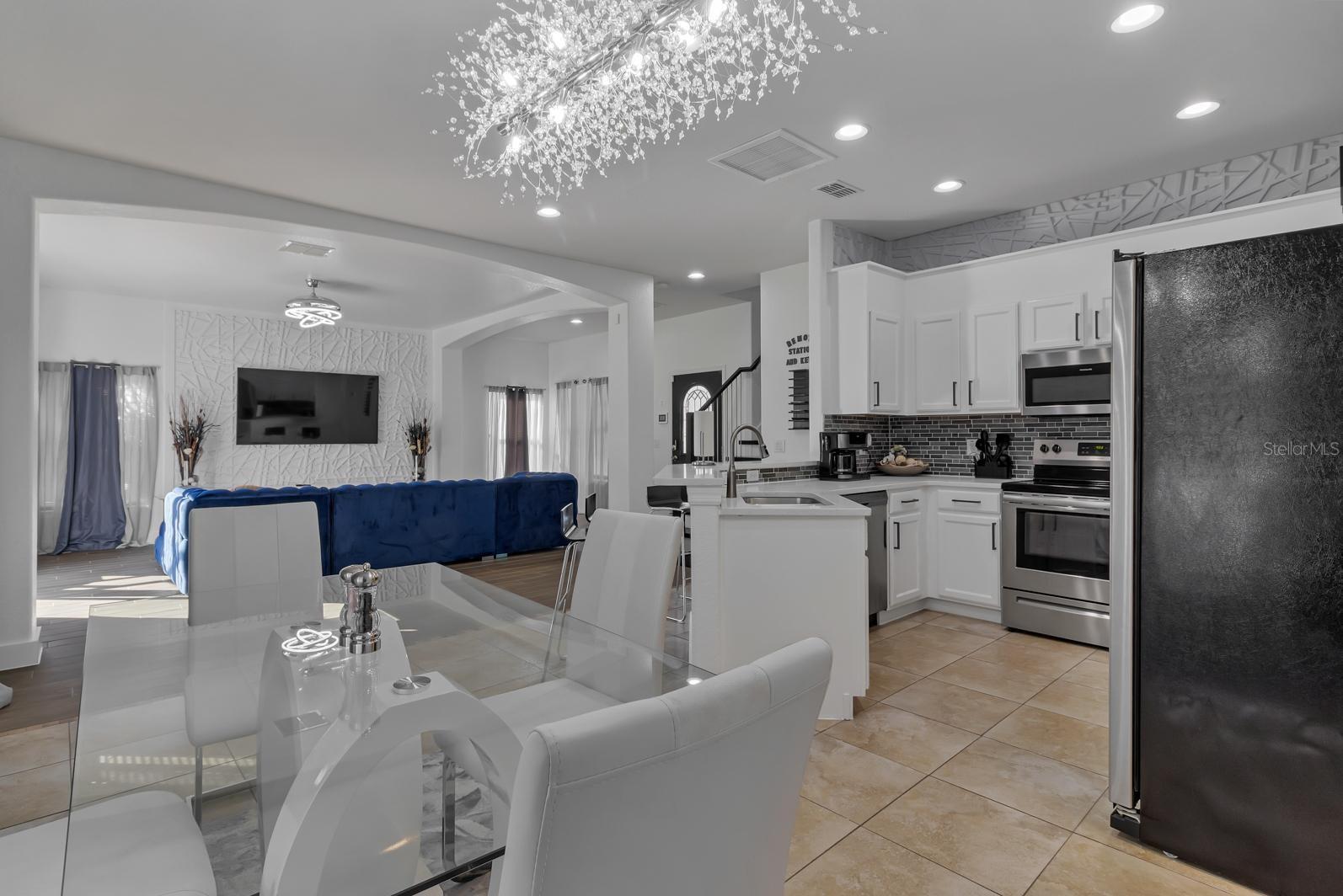 Image 7 of 37 For 16748 Lazy Breeze Loop