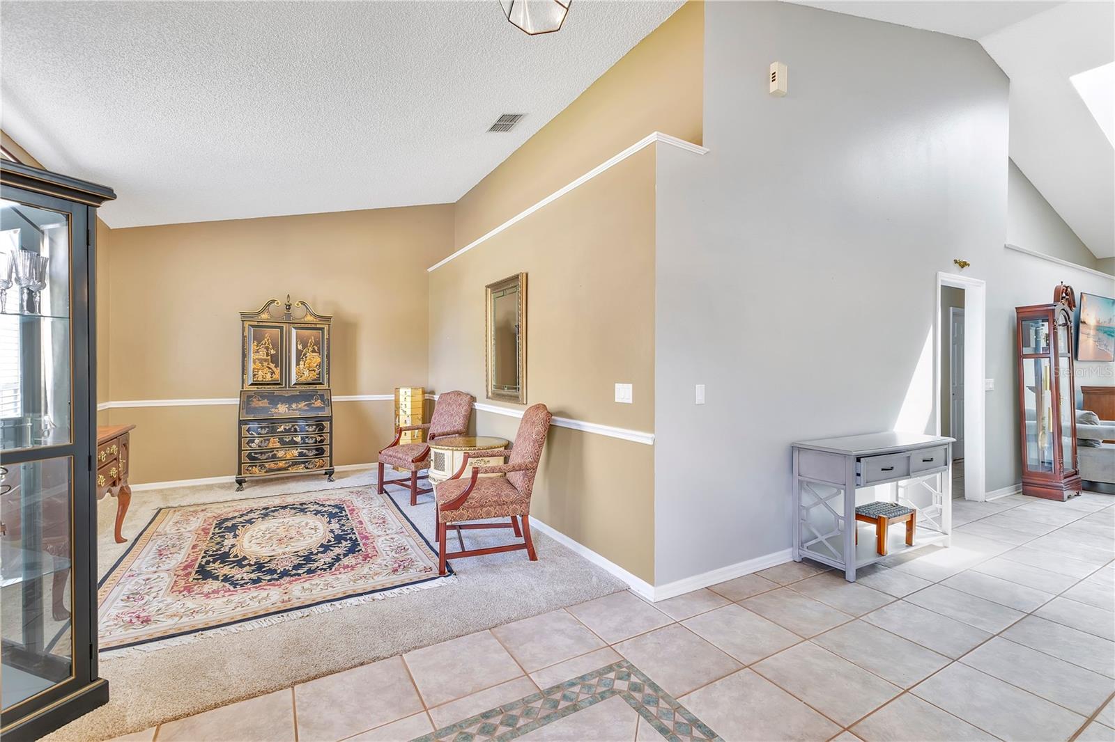 Image 10 of 41 For 12748 Forestedge Circle