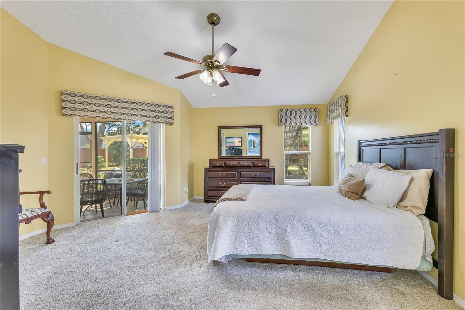 Image 12 of 41 For 12748 Forestedge Circle