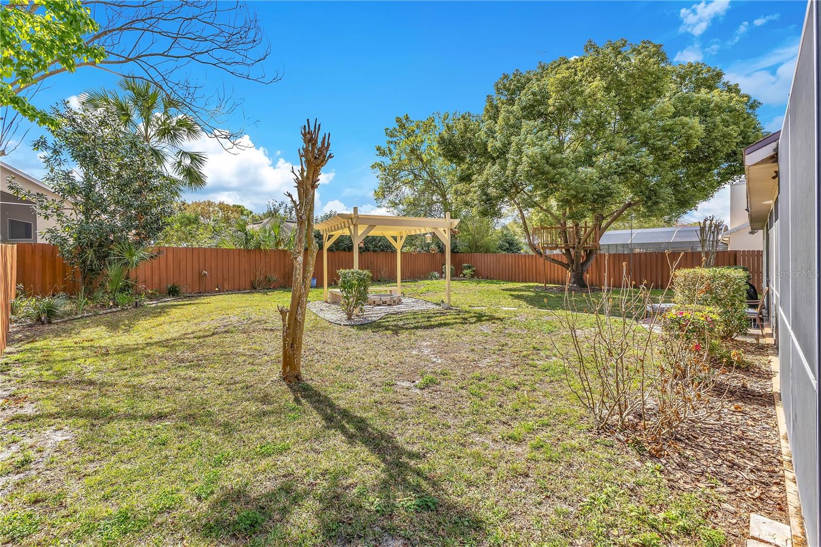 Image 19 of 41 For 12748 Forestedge Circle