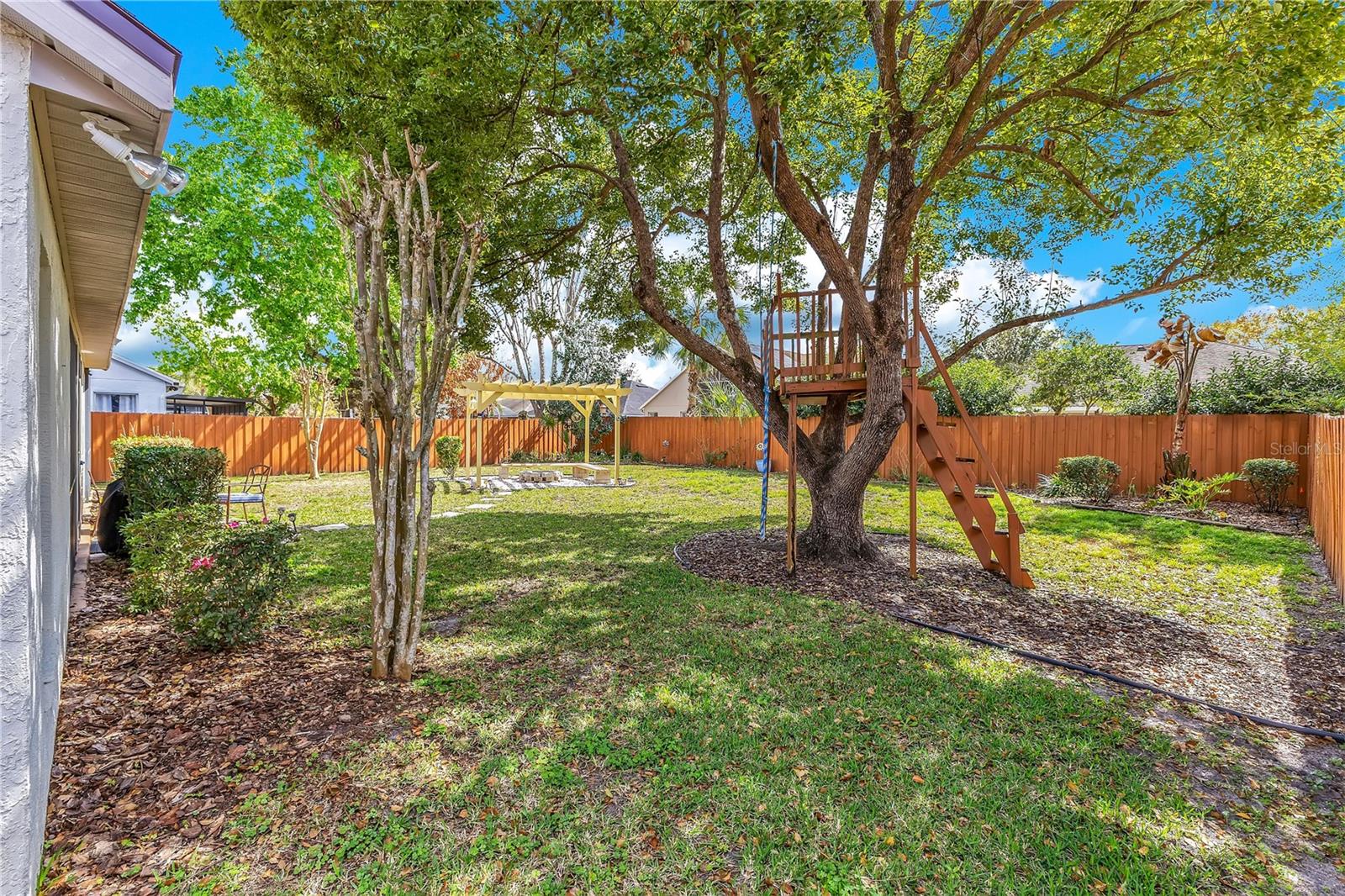 Image 22 of 41 For 12748 Forestedge Circle