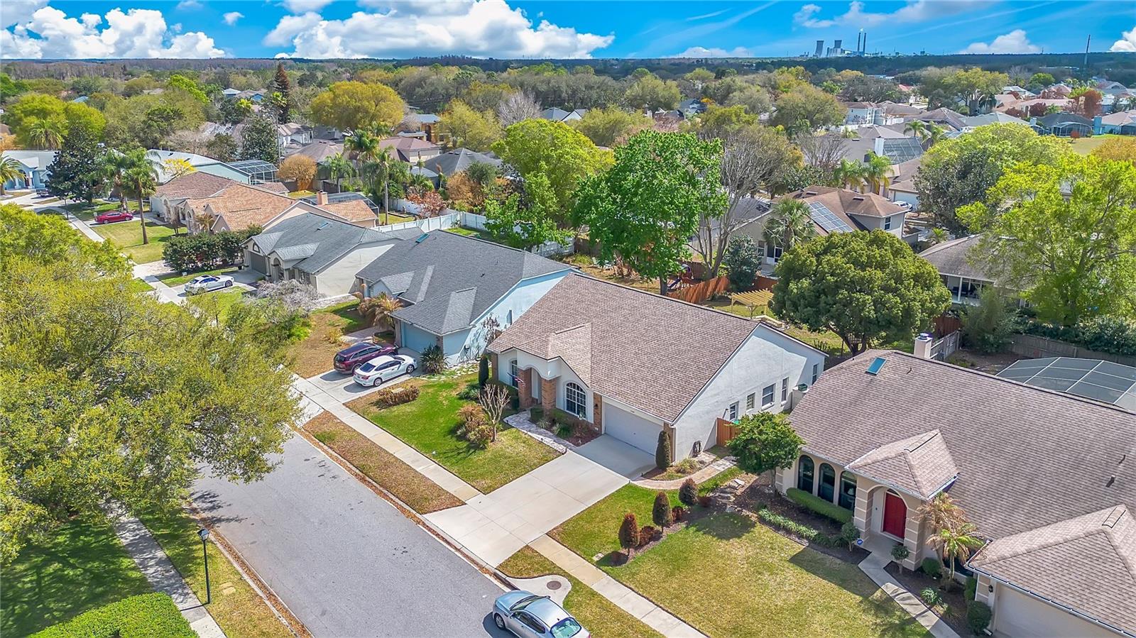 Image 23 of 41 For 12748 Forestedge Circle