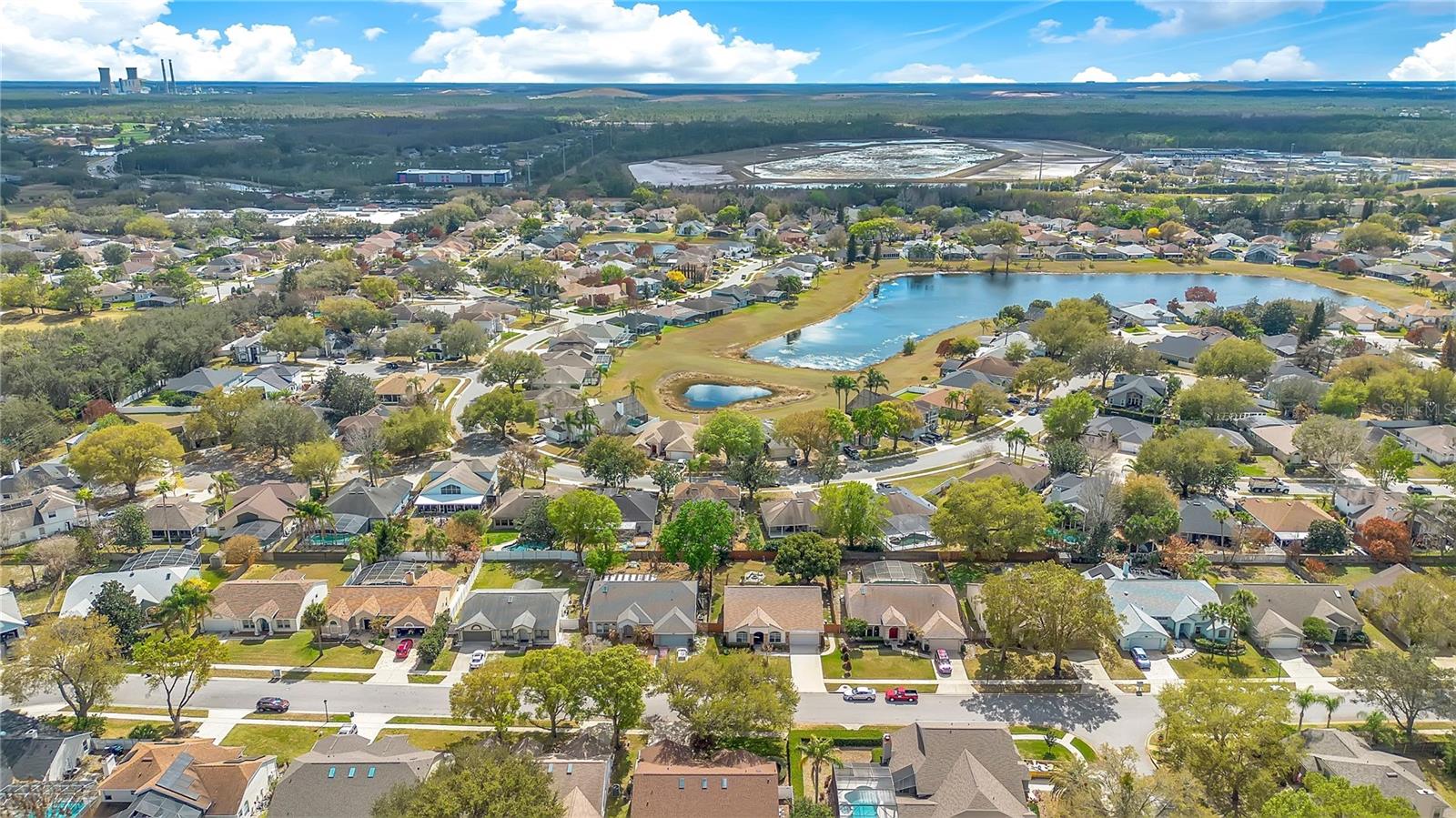 Image 25 of 41 For 12748 Forestedge Circle