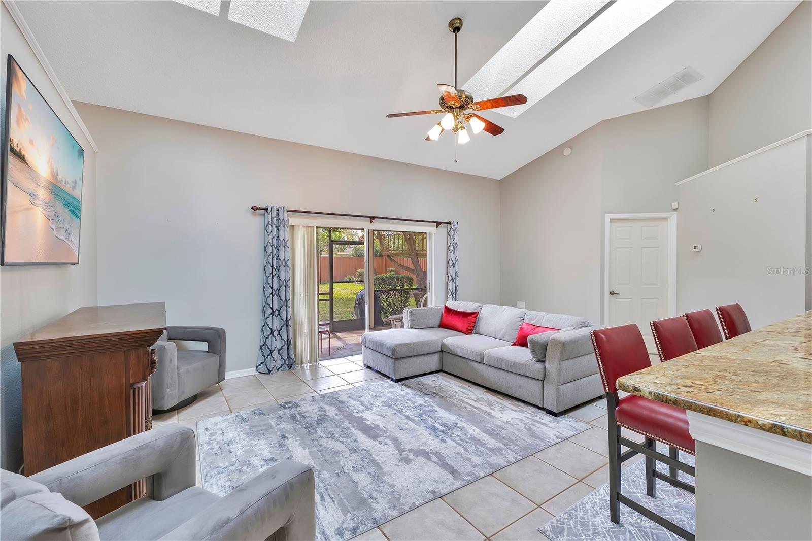 Image 3 of 41 For 12748 Forestedge Circle