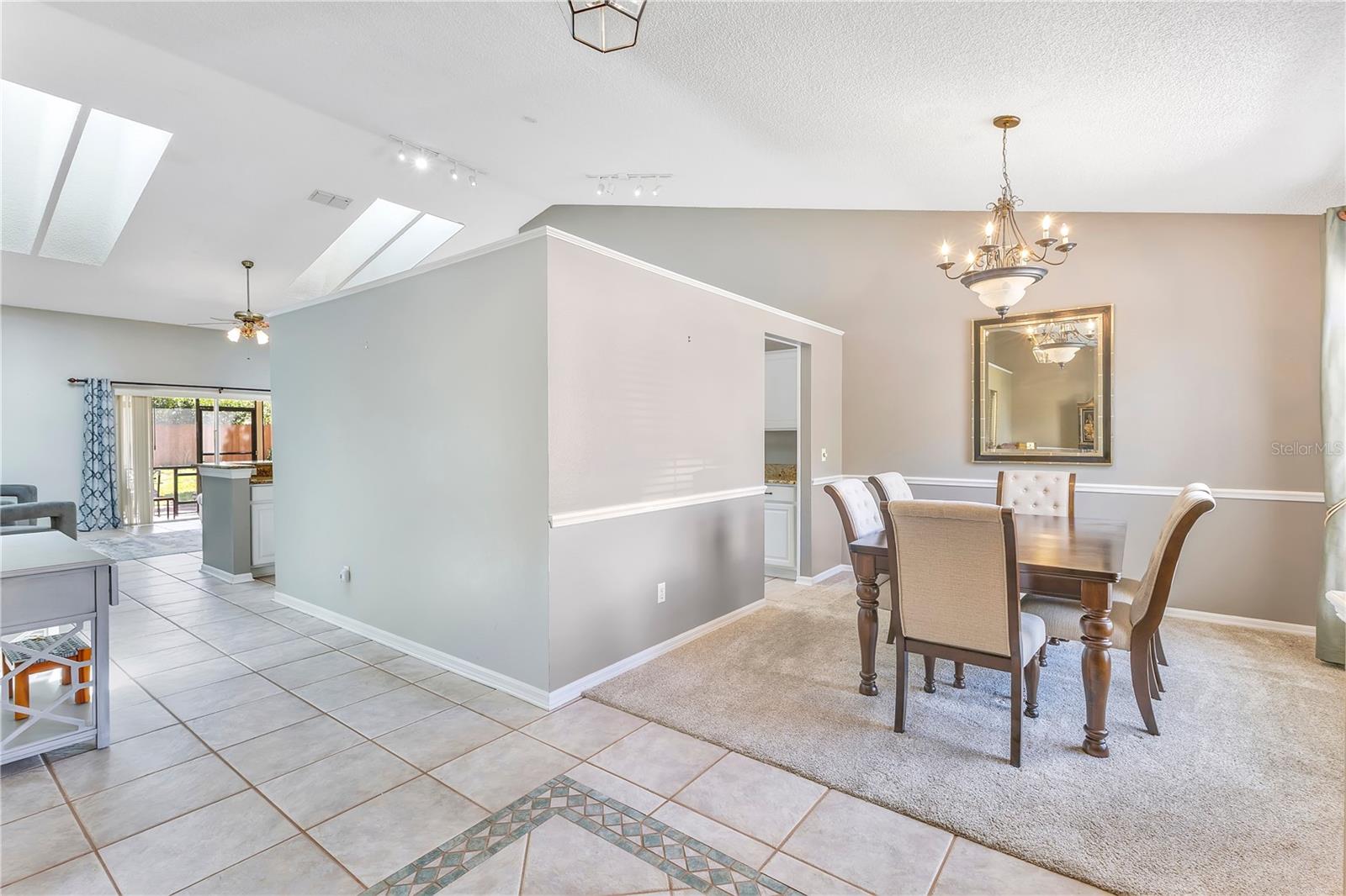 Image 9 of 41 For 12748 Forestedge Circle