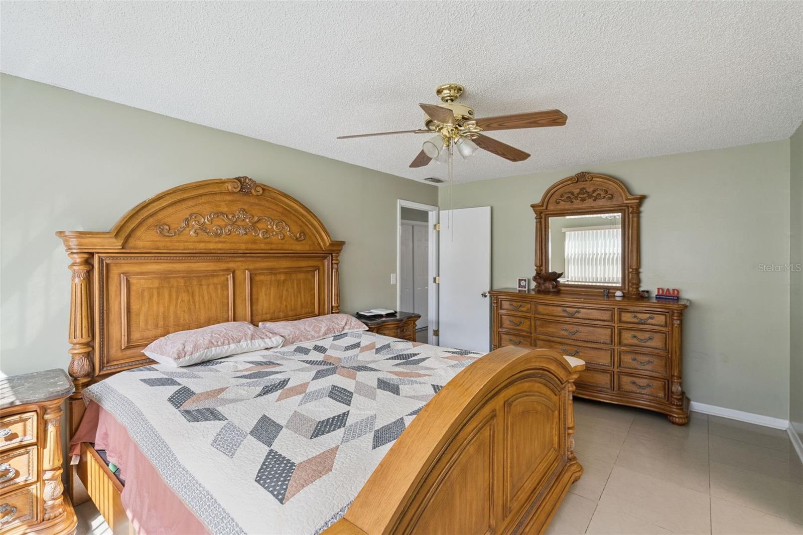 Listing photo id 15 for 611 Caborca Court