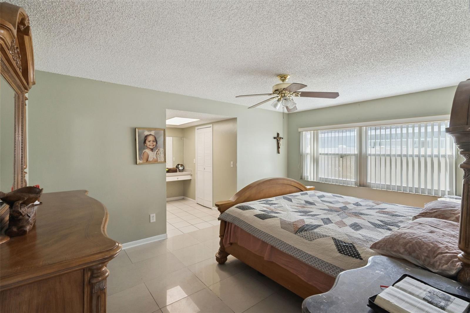 Listing photo id 16 for 611 Caborca Court