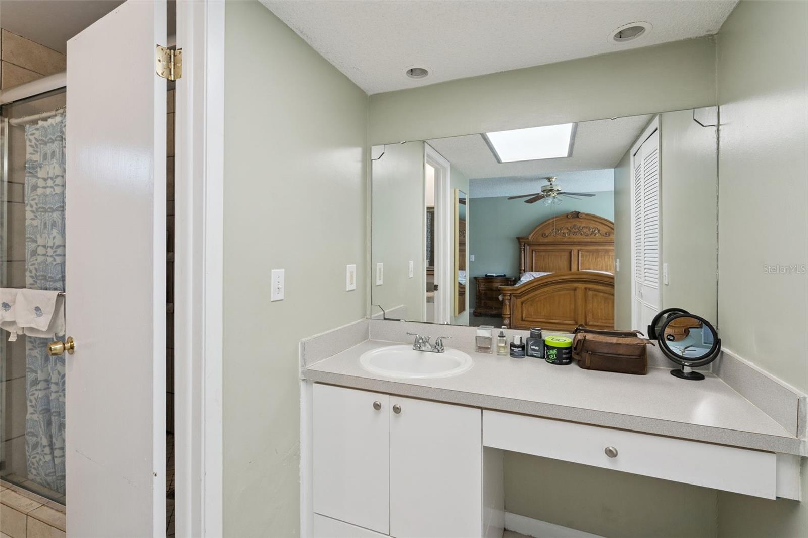 Listing photo id 22 for 611 Caborca Court