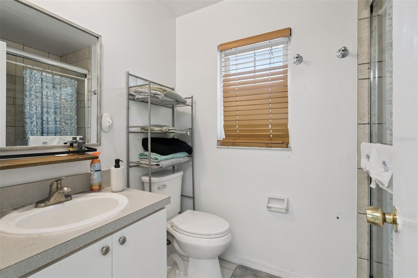 Listing photo id 24 for 611 Caborca Court