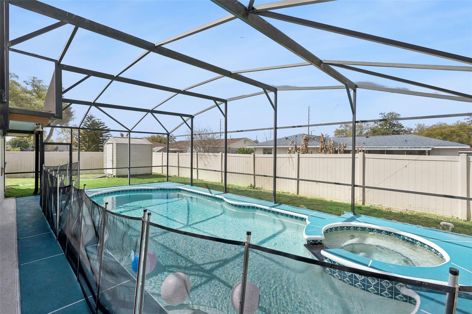 Listing photo id 28 for 611 Caborca Court