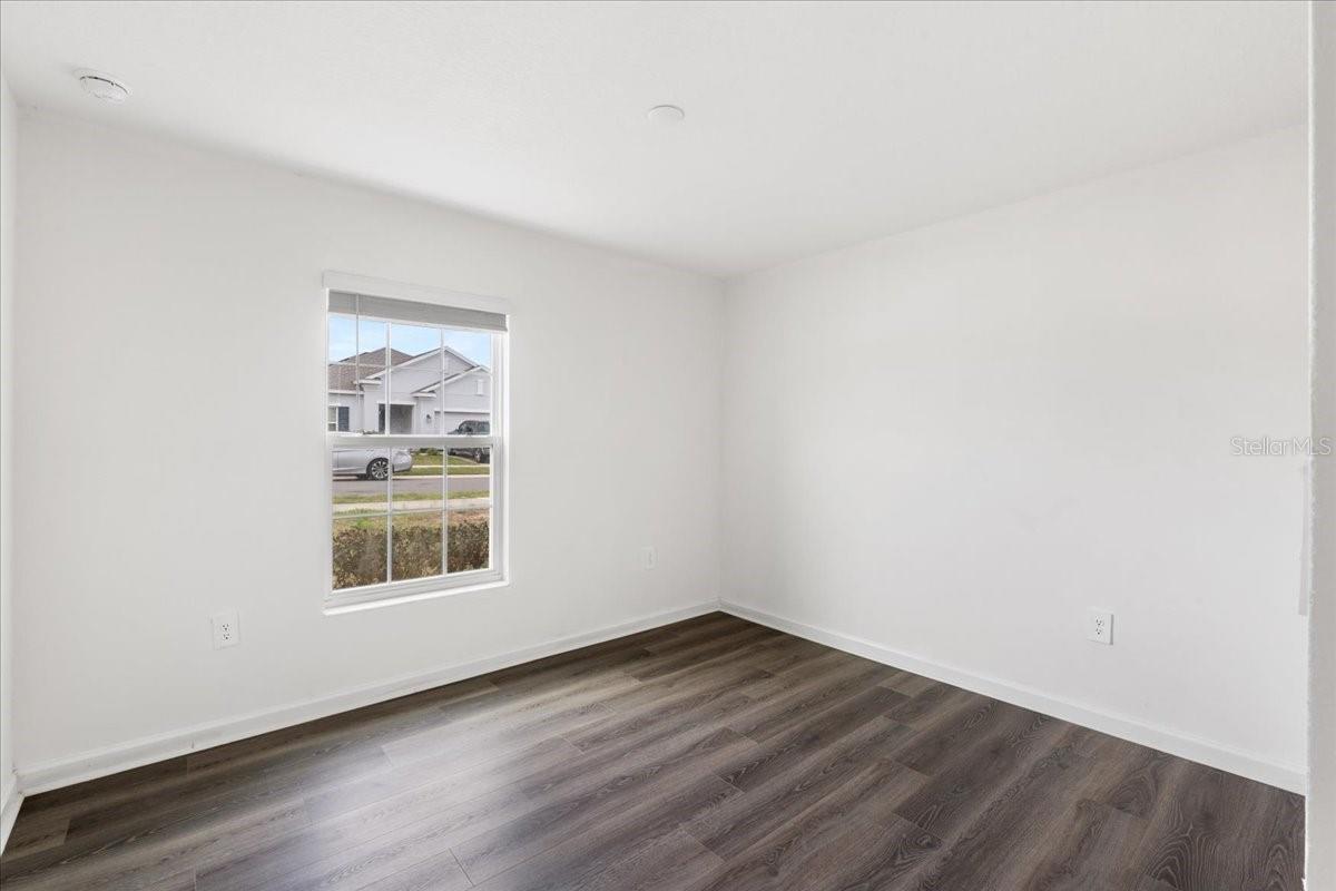 Image 12 of 19 For 946 Laurel View Way