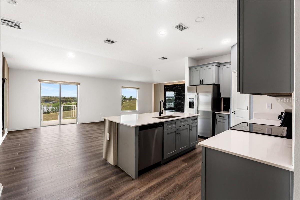 Image 5 of 19 For 946 Laurel View Way