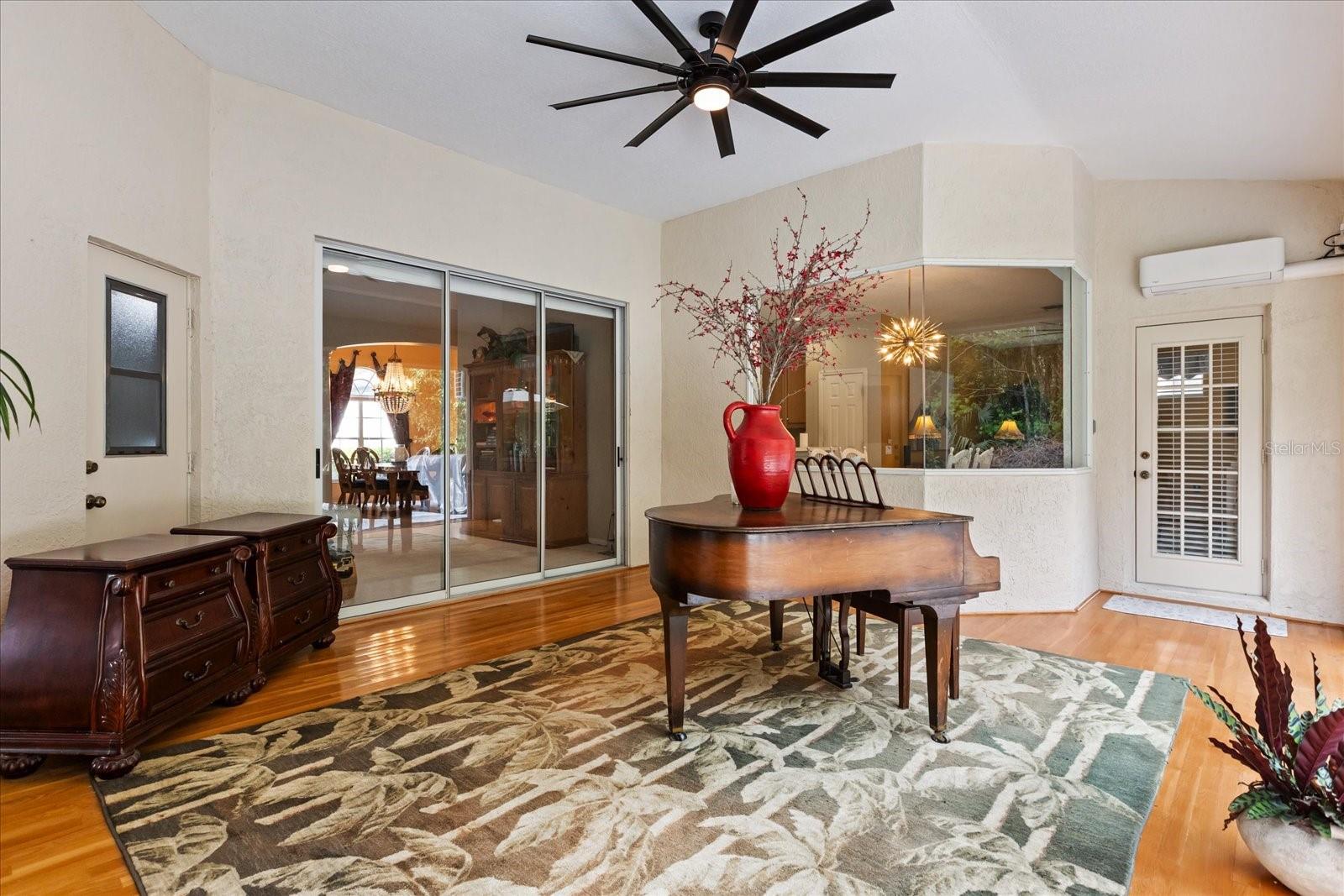 Image 15 of 35 For 223 Blue Creek Drive