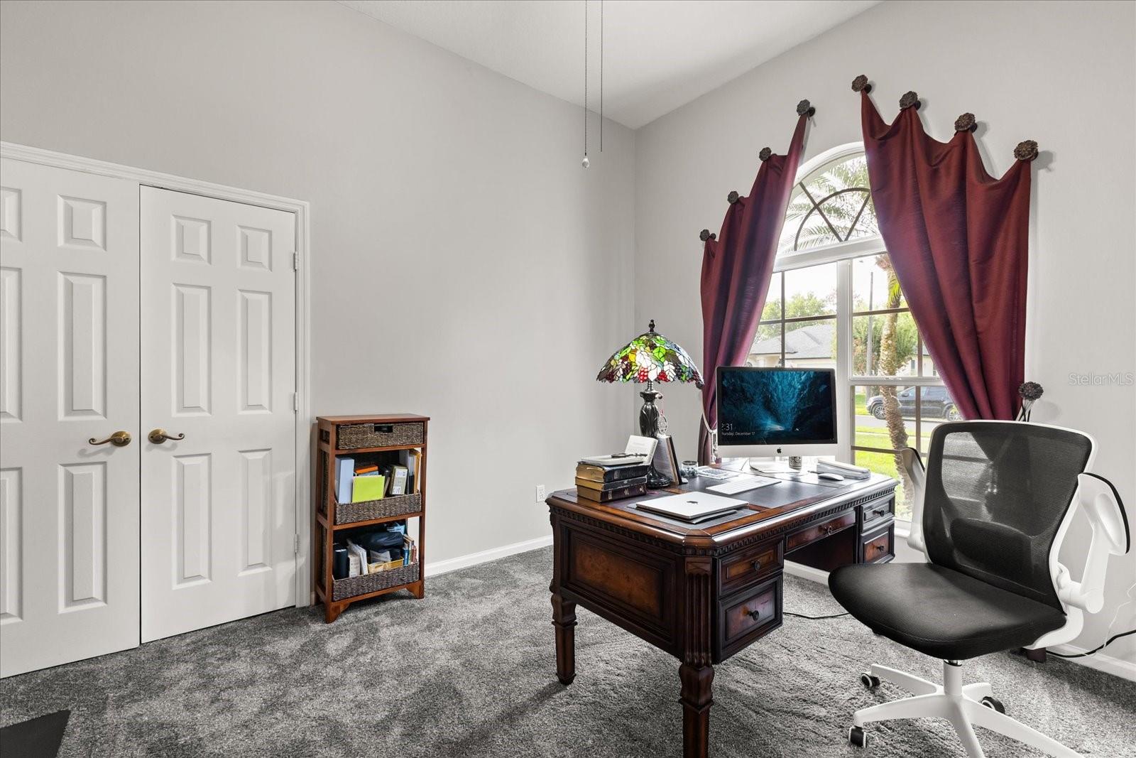 Image 17 of 35 For 223 Blue Creek Drive