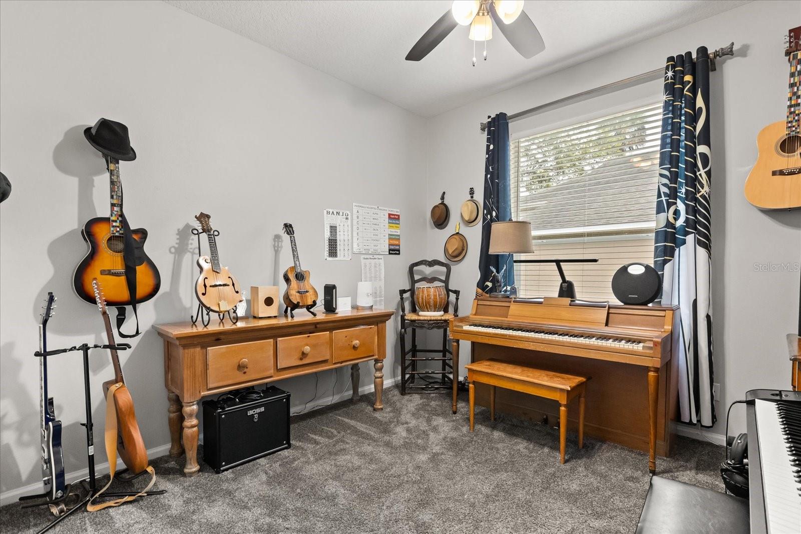 Image 19 of 35 For 223 Blue Creek Drive